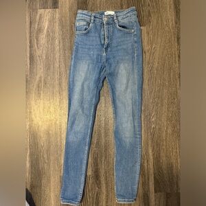 Zara Medium Wash Skinny Jeans size 6
